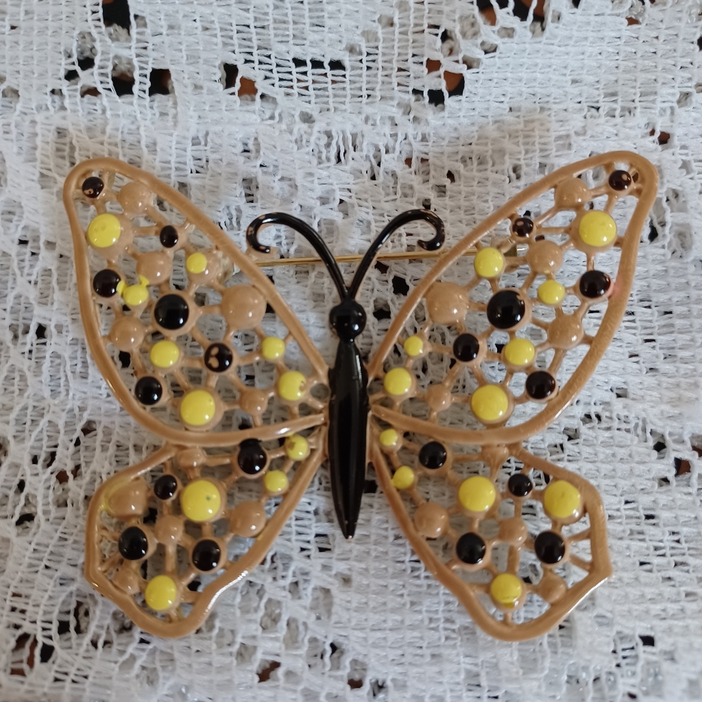 VINTAGE HEDY ENAMEL BUTTERFLY PIN/BROOCH TAN/BLACK/YELLOW 2 3/4" X 2 1/8"THER